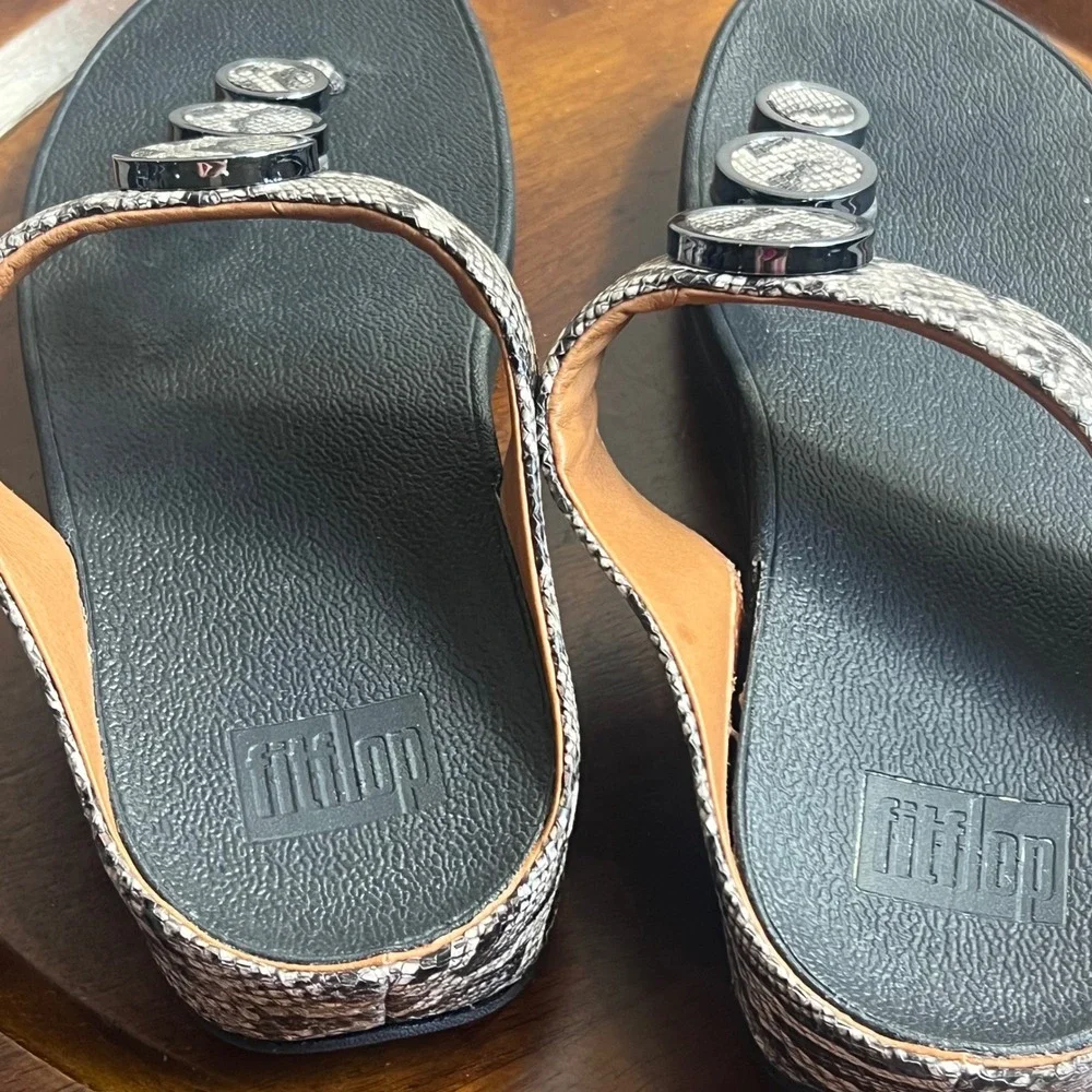 FitFlop Halo Sandals Women Snake Print Toe-Post Comfort Wedge Disc Grey Black 9